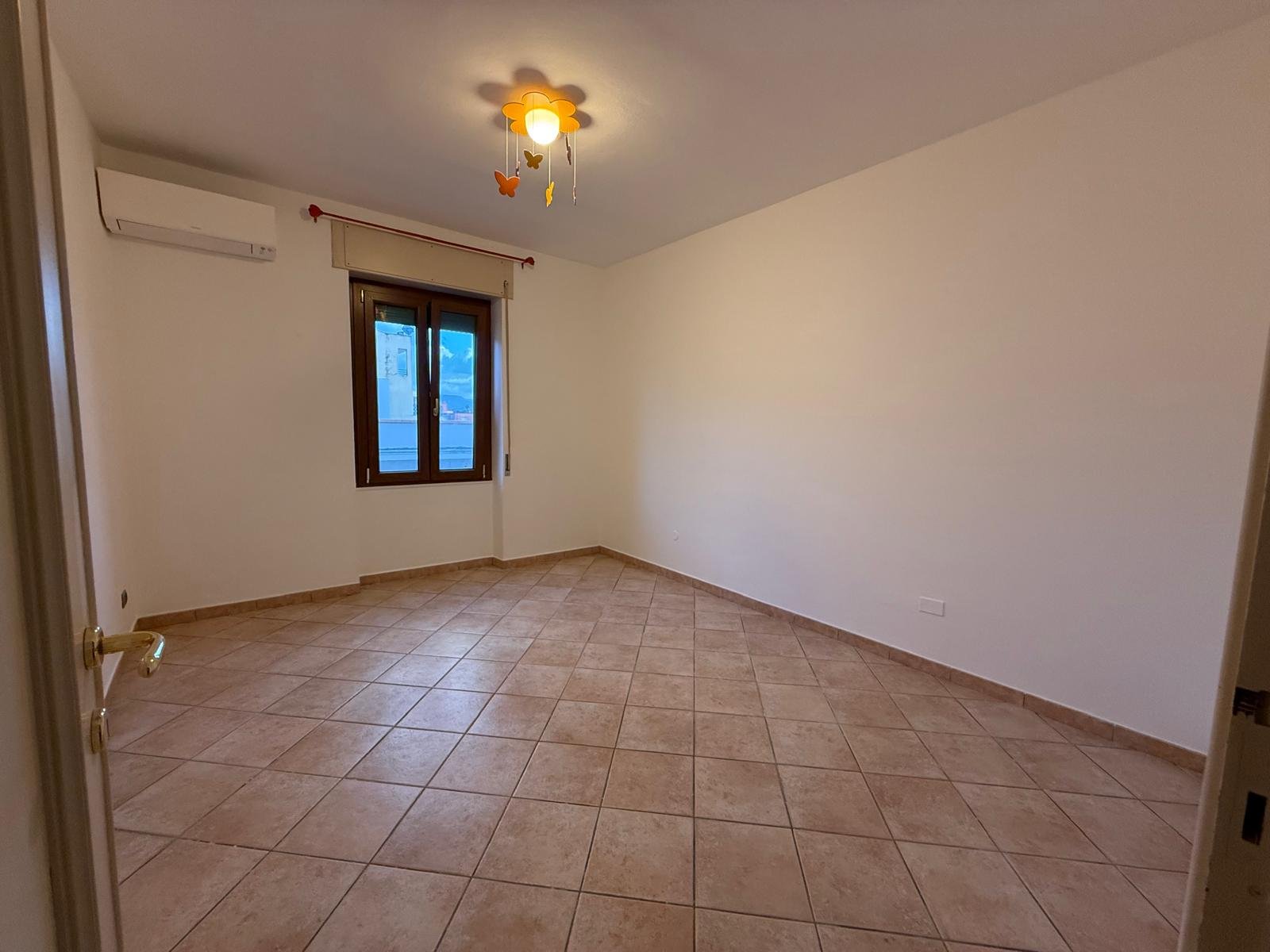 8bf2a5b3-f1b5-48d0-bcba-fb394fb9ba12