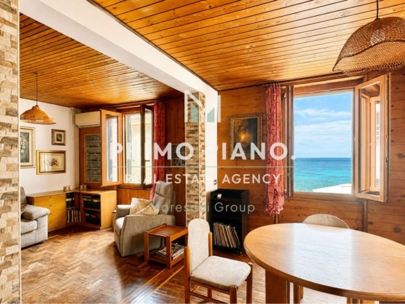 ALGHERO, Centro Storico | Appartamento su due livelli con terrazza vista mare