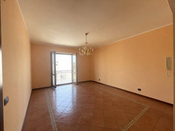 ALGHERO, Appartamento Signorile con Ampia Terrazza e Box Auto