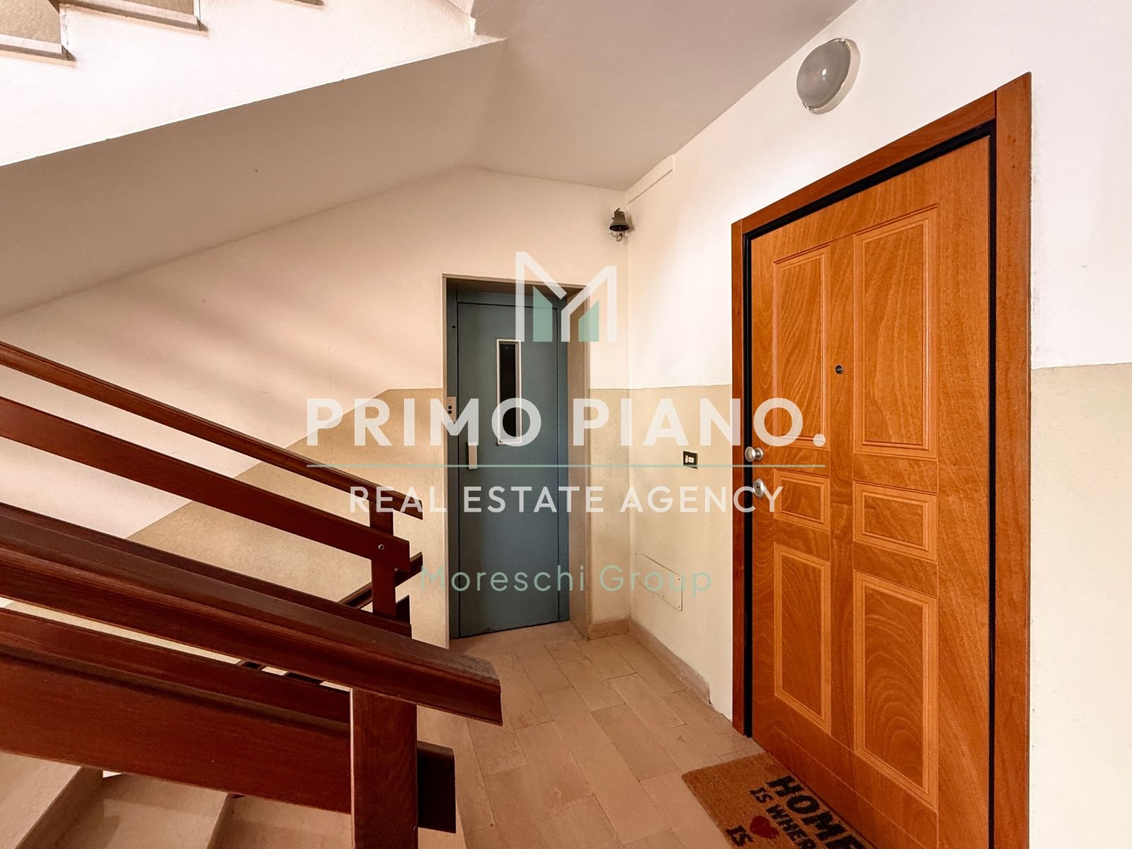 APPARTAMENTO CON DUE CAMERE E BOX AUTO IN ZONA CENTRALE