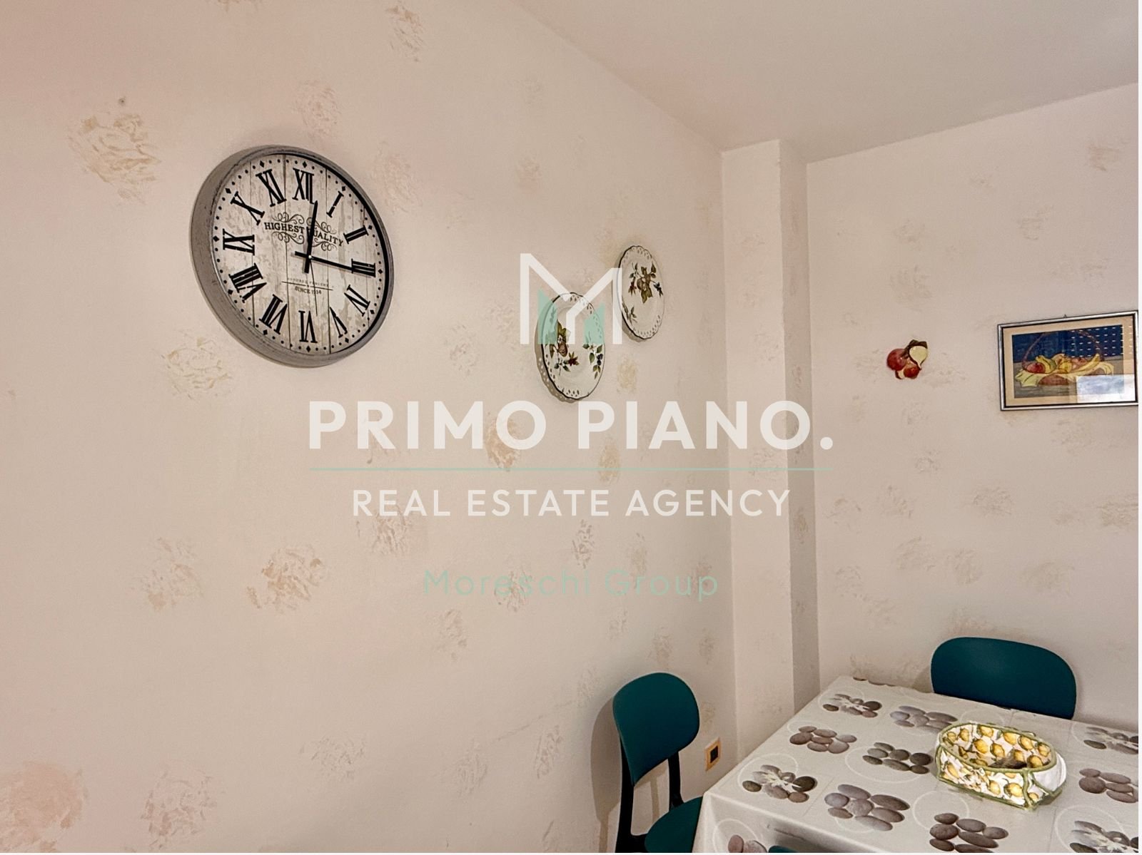 APPARTAMENTO CON DUE CAMERE E BOX AUTO IN ZONA CENTRALE