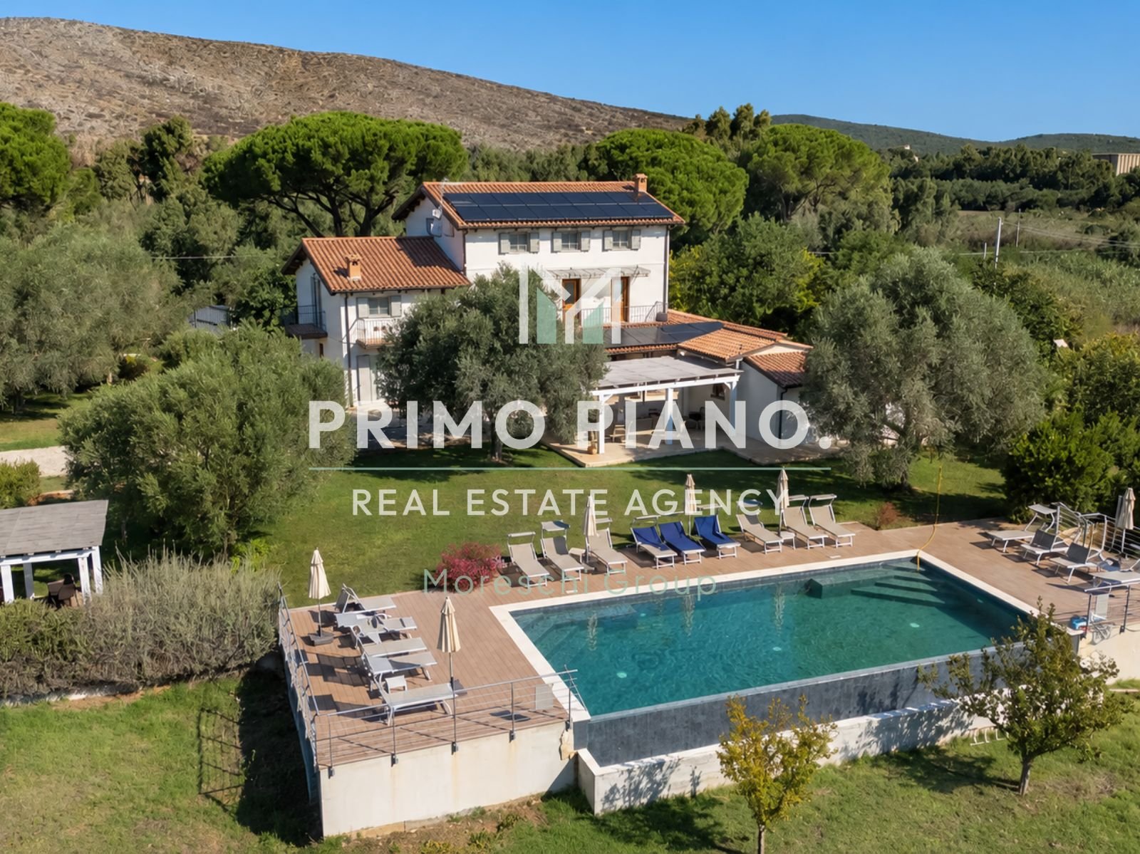 Tenuta di charme con agriturismo, vigneti e ampi spazi in vendita ad Alghero