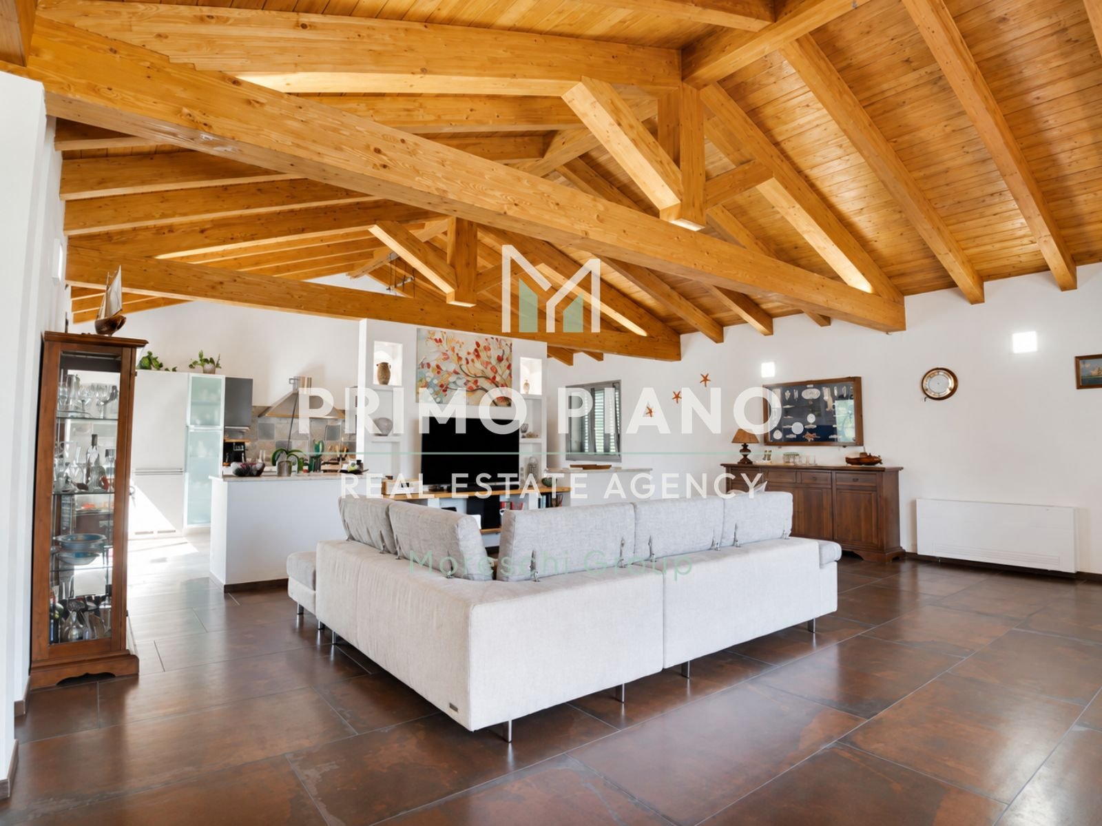 Tenuta di charme con agriturismo, vigneti e ampi spazi in vendita ad Alghero