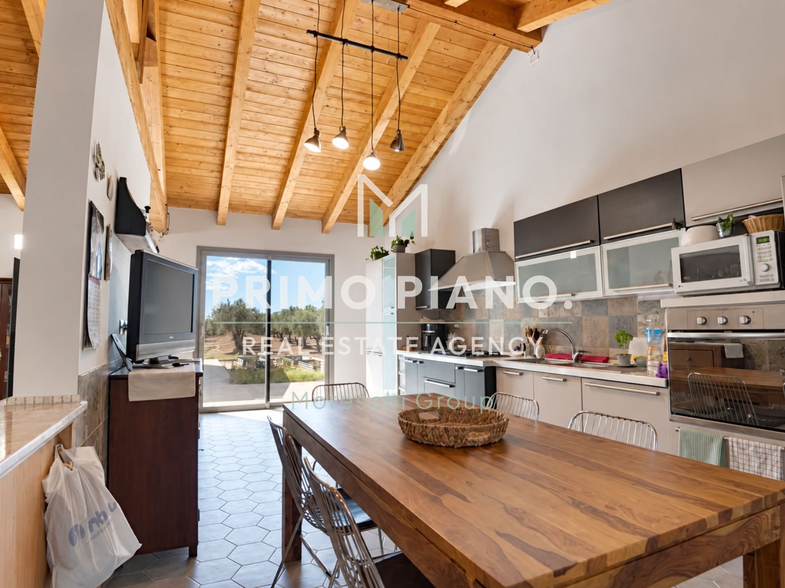 Tenuta di charme con agriturismo, vigneti e ampi spazi in vendita ad Alghero