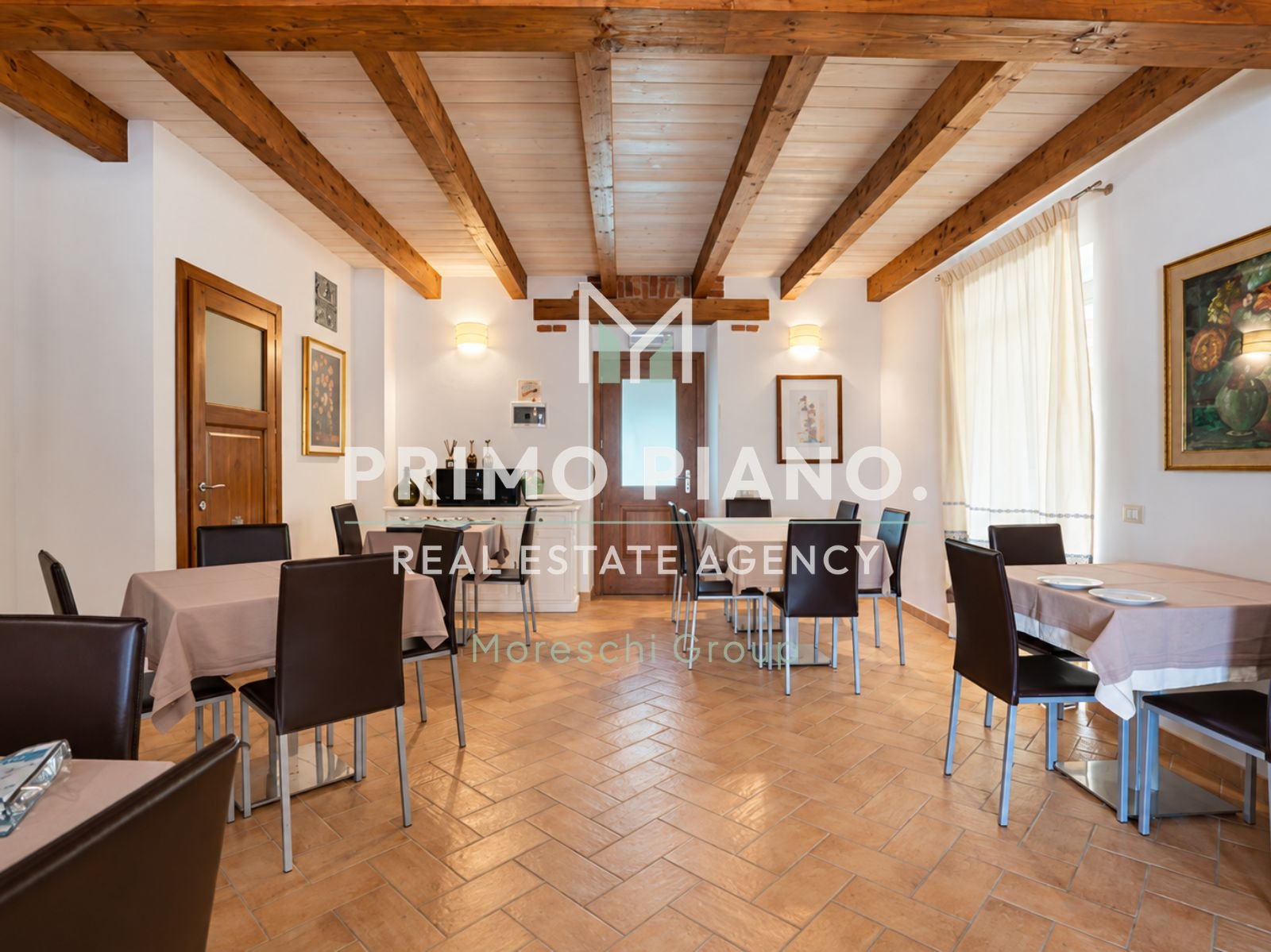 Tenuta di charme con agriturismo, vigneti e ampi spazi in vendita ad Alghero