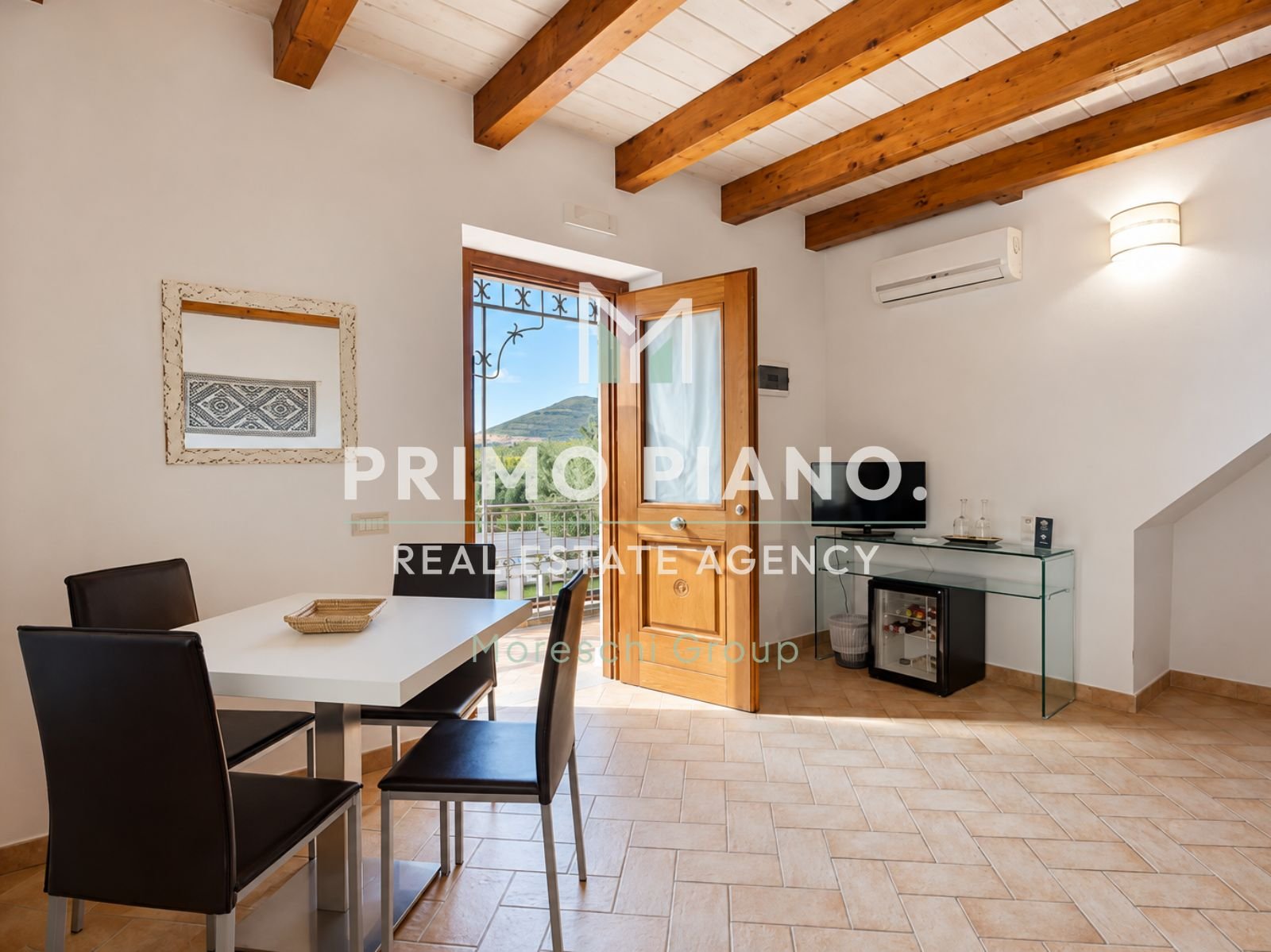 Tenuta di charme con agriturismo, vigneti e ampi spazi in vendita ad Alghero