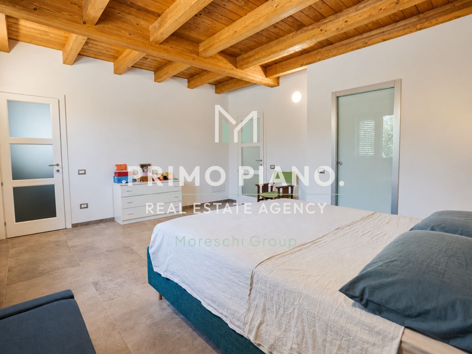 Tenuta di charme con agriturismo, vigneti e ampi spazi in vendita ad Alghero